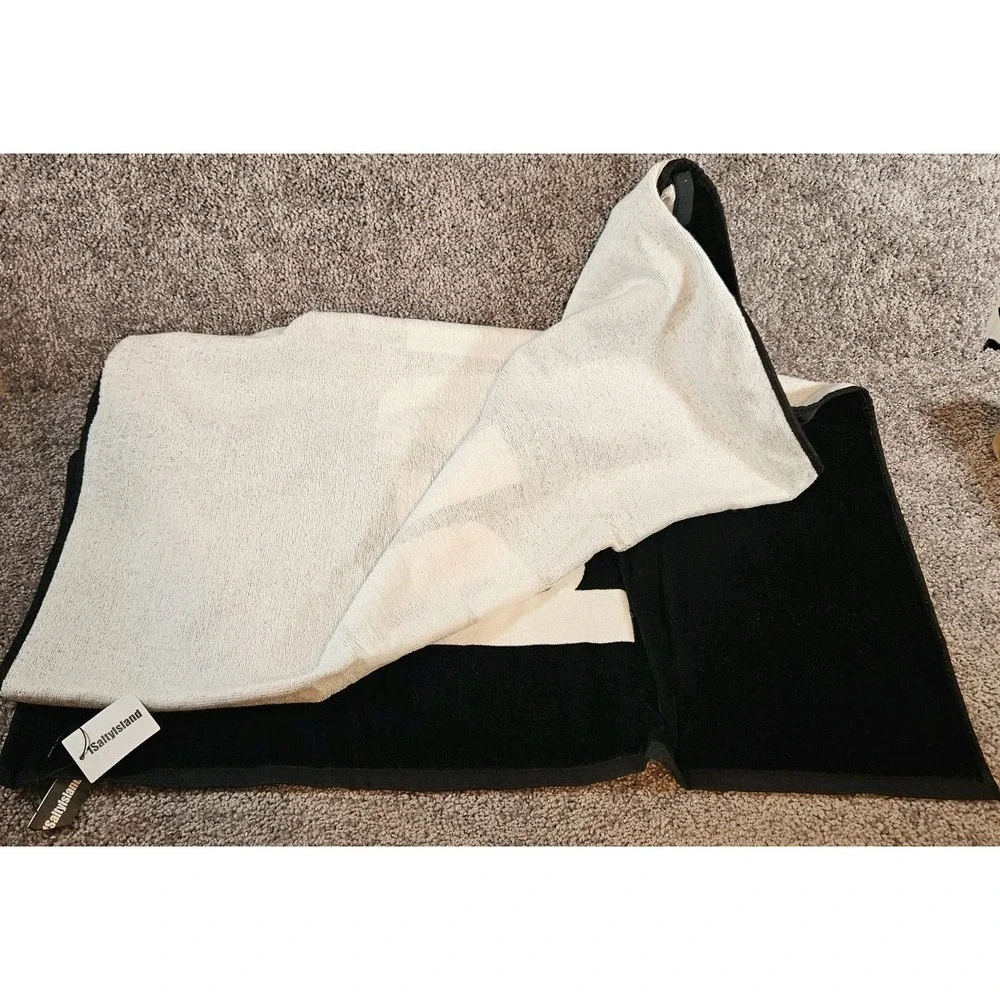 1SaltyIsland Black And White Cotton Beach Towel. NIB